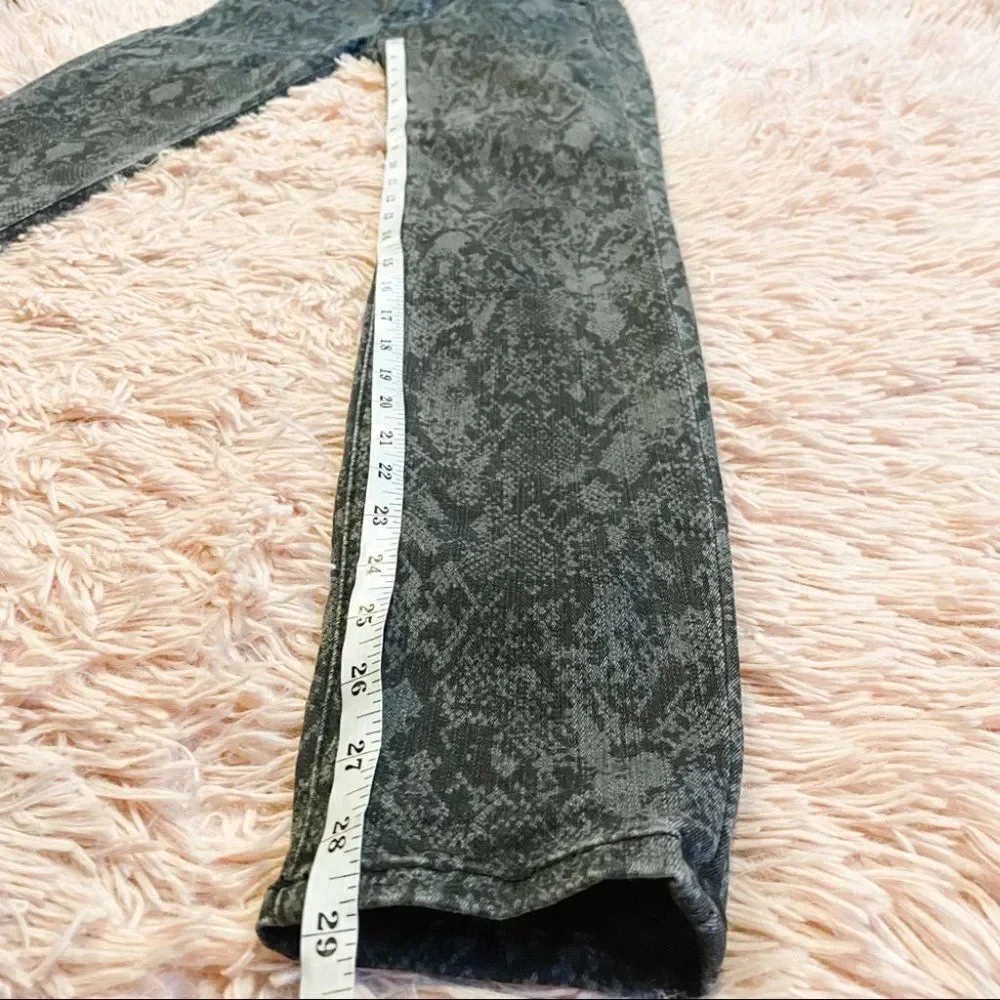 Frame Le Skinny de Jeanne Mid-Rise Crop Python Print Jeans Size 25